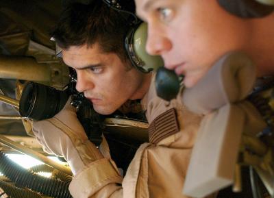 Immagine Allegata: 3 OPERATION ENDURING FREEDOM KC-135R boom operator and combat aerial photographer.jpg